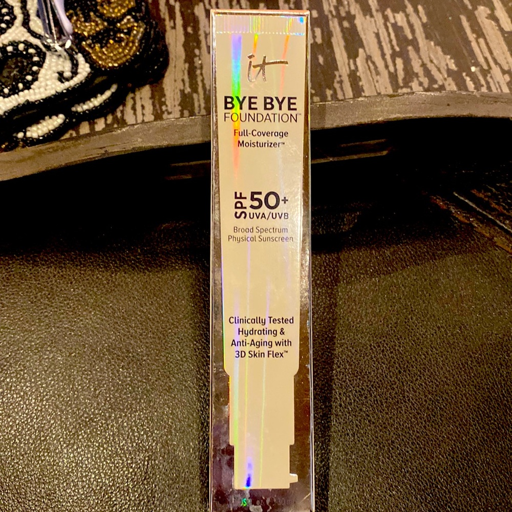 BYE BYE FOUNDATION FULL COVERAGE MOISTURIZER LIGHT MEDIUM